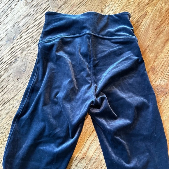 Spanx Women’s Navy Blue Velvet High Waist Stretch Compression Leggings - Picture 8 of 10